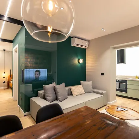 Apartment Pine *