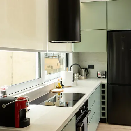 Pine Apartment *