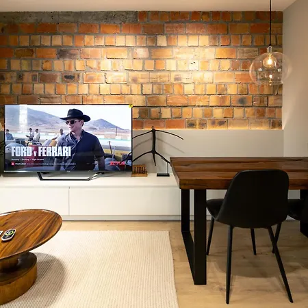 Apartment Pine *